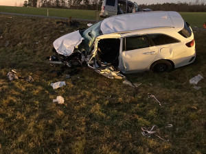 Vážná nehoda na Strakonicku. Na místě zasahoval také záchranářský vrtulník