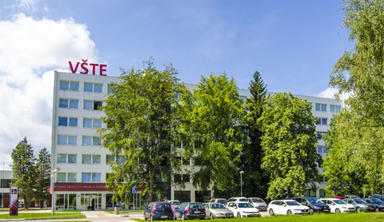 VŠTE převzala záštitu nad zimními hrami handicapované mládeže Emil Open