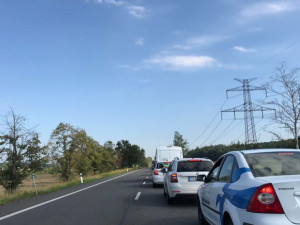 Silnici mezi Pískem a Budějovicemi lemují desítky pomníčků, nyní ji čeká rozšíření. Práce začnou za dva roky