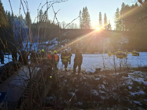 U Horního Dvořiště se převrátil vojenský vůz. Dva lidé zemřeli