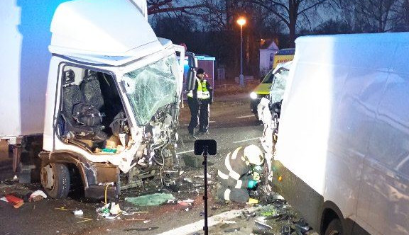 Dopravní nehoda čtyř aut uzavřela Štěpánovice, policie odklání dopravu