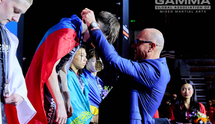 Veselí nad Lužnicí dobývá svět MMA: Matyáš Gruber se stal mistrem světa v Jakartě