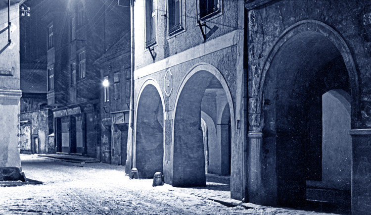 DRBNA HISTORIČKA: Jak opilý „Bušek z Velhartic“ skončil v kaluži a další příběhy z Kněžské ulice