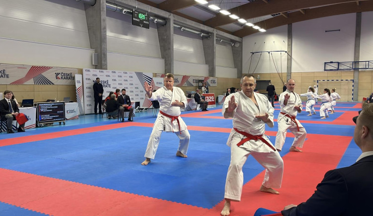 Jihočeští policisté slaví mistrovský titul v karate