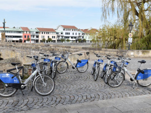 Obliba sdílených kol v Písku stále roste, město plánuje službu dále rozvíjet