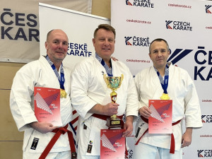 Jihočeští policisté slaví mistrovský titul v karate