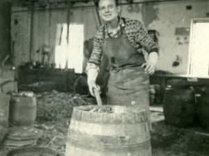 České Budějovice objektivem Milana Bindera perem Martina Maršíka: Bednářství je věda, občas ale nebezpečná