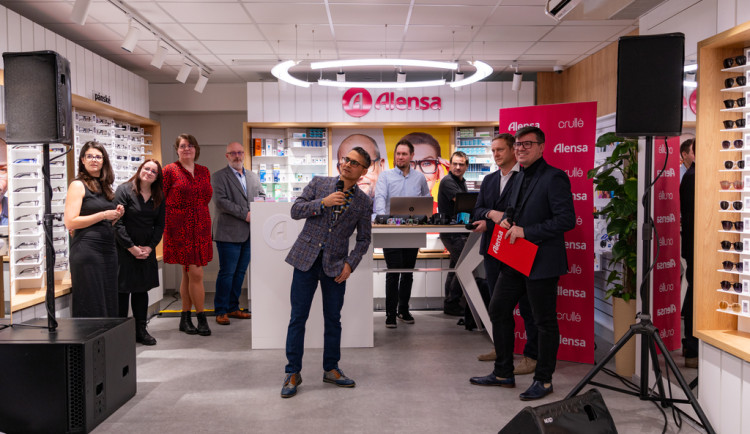 Alensa otevřela novou optiku v Českých Budějovicích. Nabízí měření zraku zdarma i virtuální zrcadlo