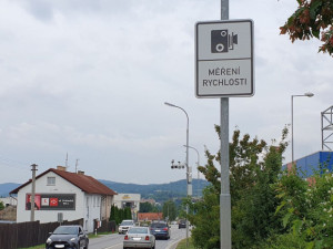 Počet pokut za rychlost v Českém Krumlově se snížil a doprava je klidnější