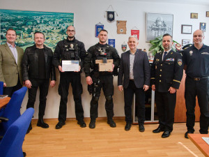 Budějovičtí strážníci slaví úspěch. Video z jejich zásahu proti ozbrojenému muži vyhrálo celostátní soutěž