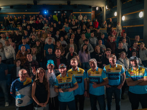 Vyprodaná Kotva přivítala účastníky Dakaru. Účast byla splněním snu, říká mladá reportérka