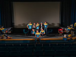 Vyprodaná Kotva přivítala účastníky Dakaru. Účast byla splněním snu, říká mladá reportérka