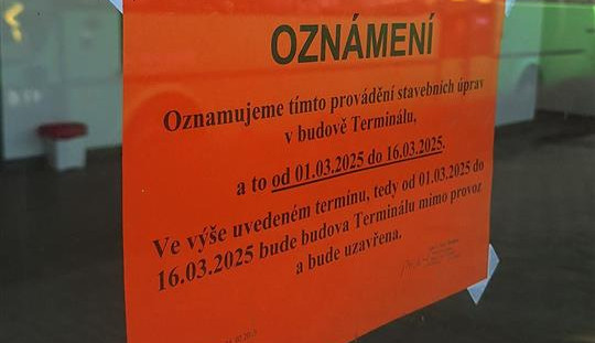 Nový Bydžov dočasně přijde o přestupní terminál. Musí se opravit
