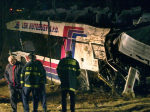 Tragická událost, která si vyžádala dvacet obětí. Od nehody u Nažidel dnes uplyne 22 let