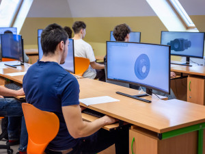 Jak Střední škola automobilní a technická v Českých Budějovicích mění výuku pomocí moderních technologií