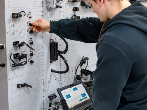 Jak Střední škola automobilní a technická v Českých Budějovicích mění výuku pomocí moderních technologií