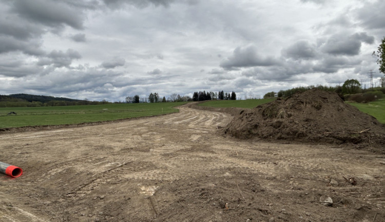Stavba obchvatu Kaplice skončí letos, o půl roku dříve než byl plánovaný termín