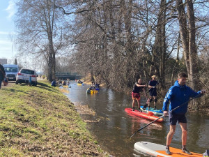 Masopust na Mlýnské stoce je novou tradicí. Vodáci v Havlíčkově kolonii vyrazili už potřetí