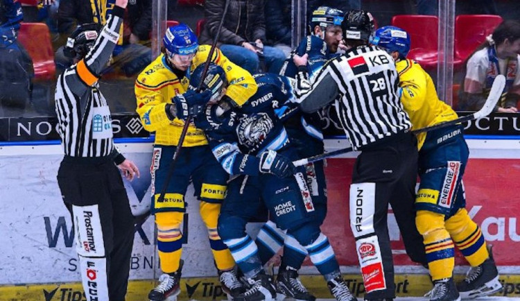 Druhé utkání série rozhodla jediná trefa