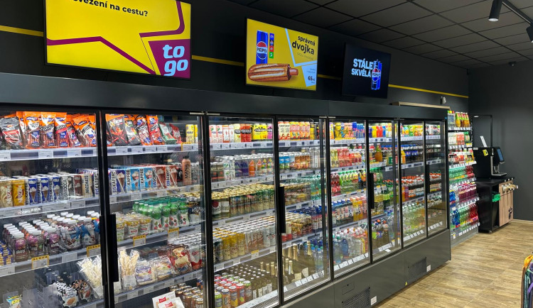 Nová automatizovaná prodejna 24/7 PONT to go je otevřena na vlakovém nádraží v Budějcích