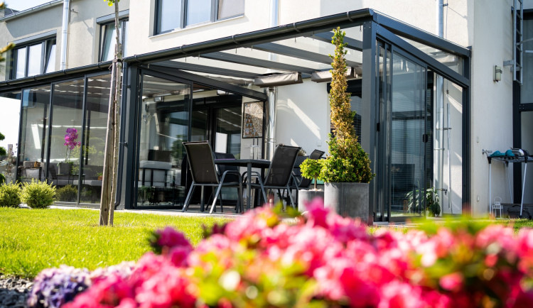 Zimní zahrady jsou čím dál oblíbenější. Výhodou je jejich široké využití, říká majitel soběslavské firmy