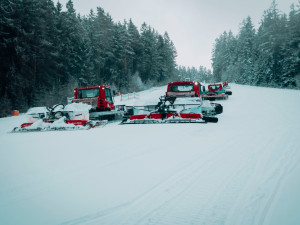 Skiareály Lipno a Zadov plánují provoz i příští týden, menší areály končí sezonu