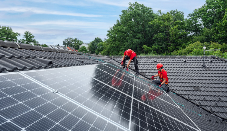 Zájemci o fotovoltaiku mohou pořízení konzultovat zdarma na Stavebním veletrhu v Brně