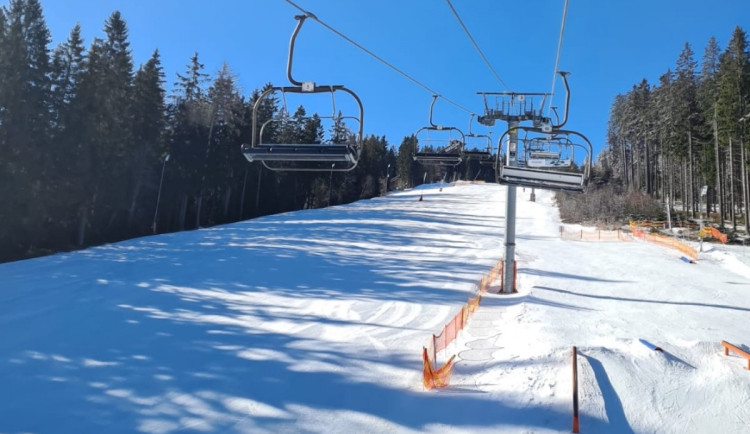 Zadov je poslední šumavský areál, kde se bude lyžovat. Kvilda vleky už nespustí