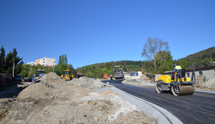 Práce na silnici I/22 mezi Lidmovicemi a Vodňany od pondělí omezí dopravu / ilustrační foto