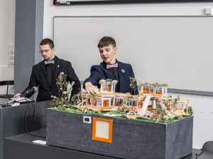 Mladí technici se utkali na půdě VŠTE: Technická soutěž přilákala talenty z Čech i Slovenska