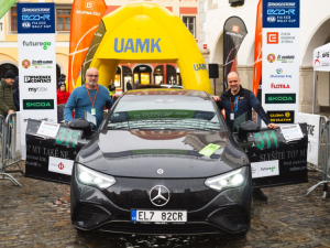 Jak se jezdí v elektrickém Mercedesu? Alexandr testoval EQE