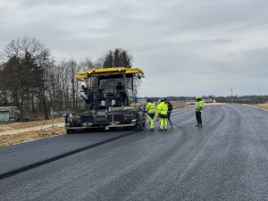 Stavba obchvatu Lišova finišuje. Kvůli nekvalitní zemině se o desítky milionů prodražila