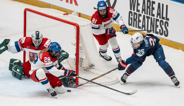 Slušná premiéra, řekla po 44 zákrocích proti USA brankářka Hesová