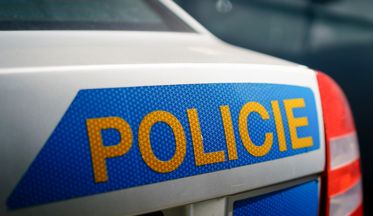 Muž zavraždil ženu a pak to nahlásil na policii. Ta ho ihned zadržela