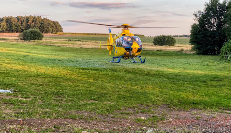 Tragická nehoda u Drhovle. Motocyklista zemřel po střetu s nákladním vozem