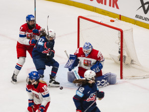 Hokejistky podlehly v semifinále domácího MS favorizovaným Američankám 1:2
