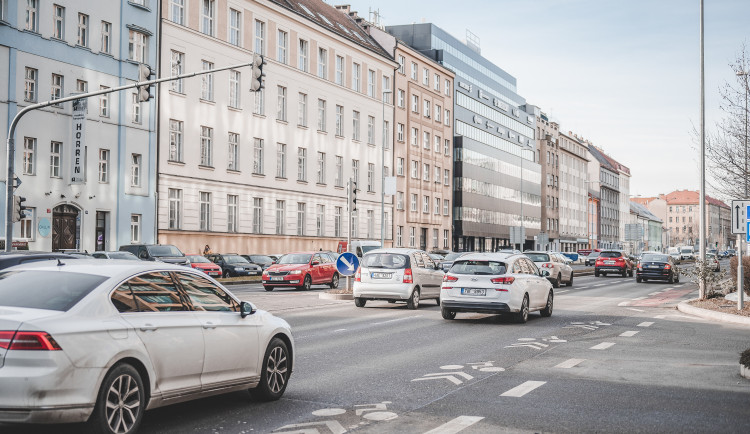 Praha bude sledovat dopravu 5G technologiemi, má to zlepšit průjezdnost