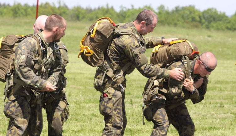 Složky IZS oslaví 80 let od konce války ukázkami techniky a záchranných akcí