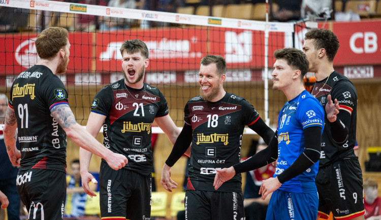 K bronzu je blíže Jihostroj. V tie-breaku urval výhru 3:2