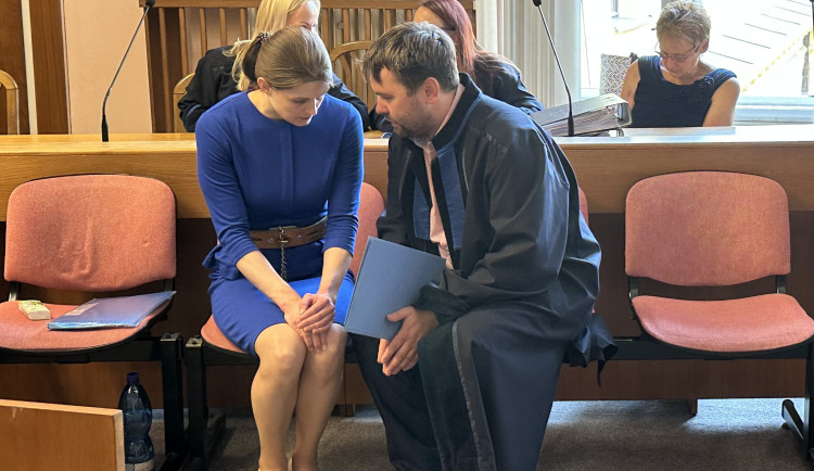 Obžaloba žádá pro zubařku 14 let vězení za vraždu vůdce kutnohorské sekty