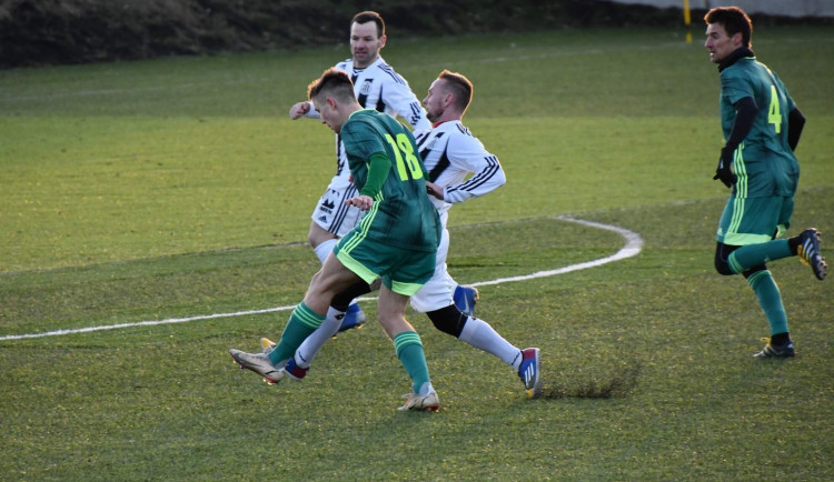 Poptávka po hřištích s umělou trávou převyšuje nabídku, nové je na Táborsku.