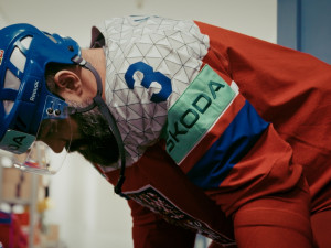 Příběh českého hokejového zlata na filmovém plátně. Snímek měl premiéru v Ostravě