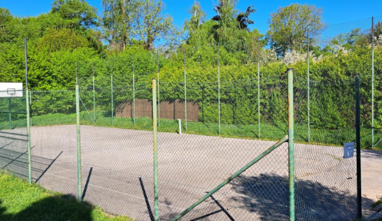 Dvůr Králové opraví 40 let staré hřiště ve Slunečné ulici