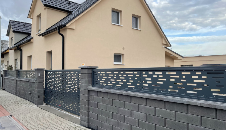 Když potřebujete bránu, která něco vydrží a ještě dobře vypadá