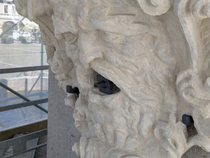 Rekonstrukce Samsonovy kašny je hotová. Lešení zmizí za dva dny