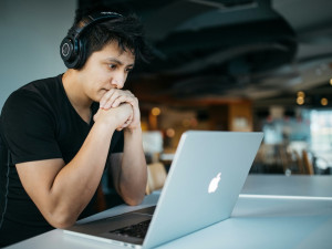 Dali jste výpověď, nebo vás propustili? Co teď a jak dát do pořádku životopis, než začnete hledat dál