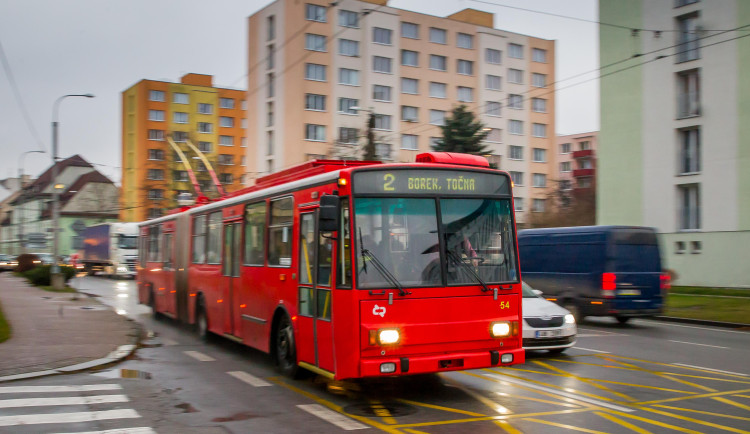 Trolejbusy ŠKODA 15 TR se v Budějcích loučí