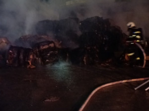 V Táboře hořel průmyslový areál, příčinu vyšetřuje policie