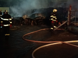 V Táboře hořel průmyslový areál, příčinu vyšetřuje policie