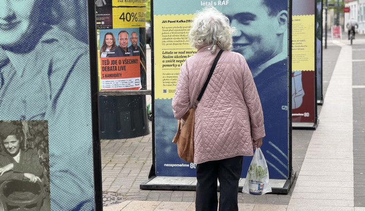 Venkovní výstava v Budějcích připomíná konec druhé světové války